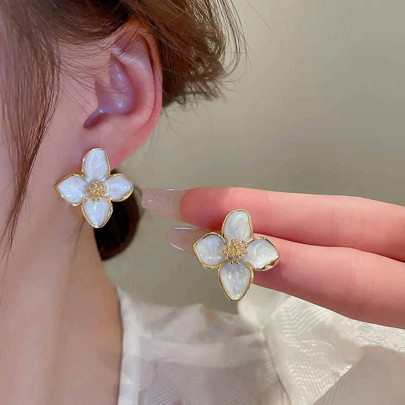 YASMINA - ELEGANT FLORAL EARRINGS