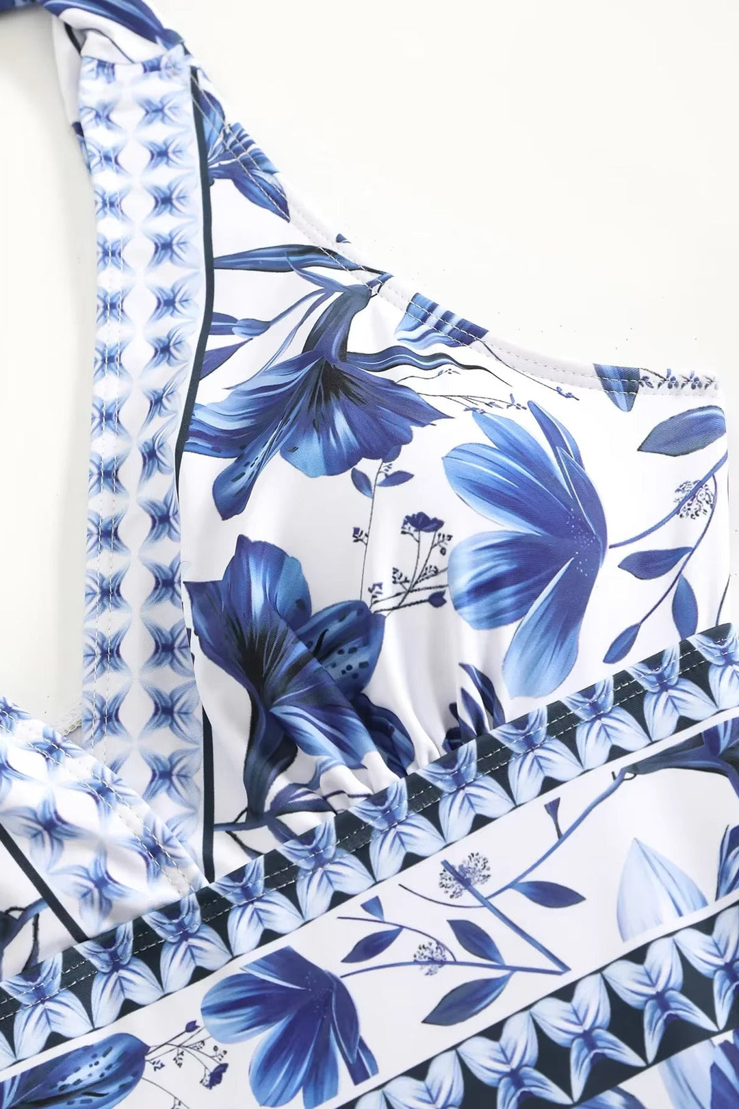 KIARA – SIGNATURE BOTANICAL SWIM SET